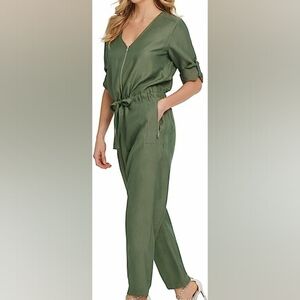 DKNY Womens Green V-Neck Adjustable Sleeves Casual Jumpsuit Size 8 NEW